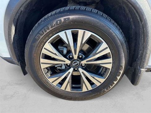 Certified 2022 Nissan Rogue SV w/ SV Premium Package image 8