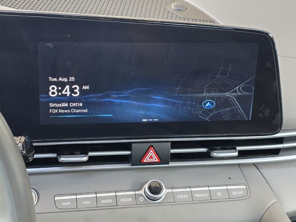 Used 2023 Hyundai Elantra SEL w/ Convenience Package FWD image 16