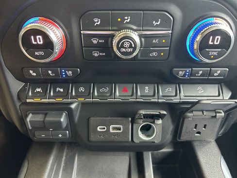 Used 2021 GMC Sierra 1500 AT4 w/ AT4 Premium Package AWD/4WD image 20