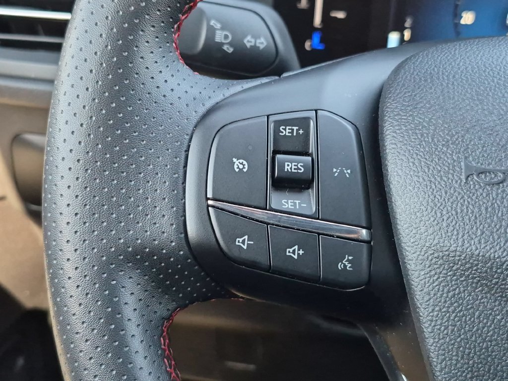 Used 2025 Ford Escape ST-Line AWD/4WD image 21
