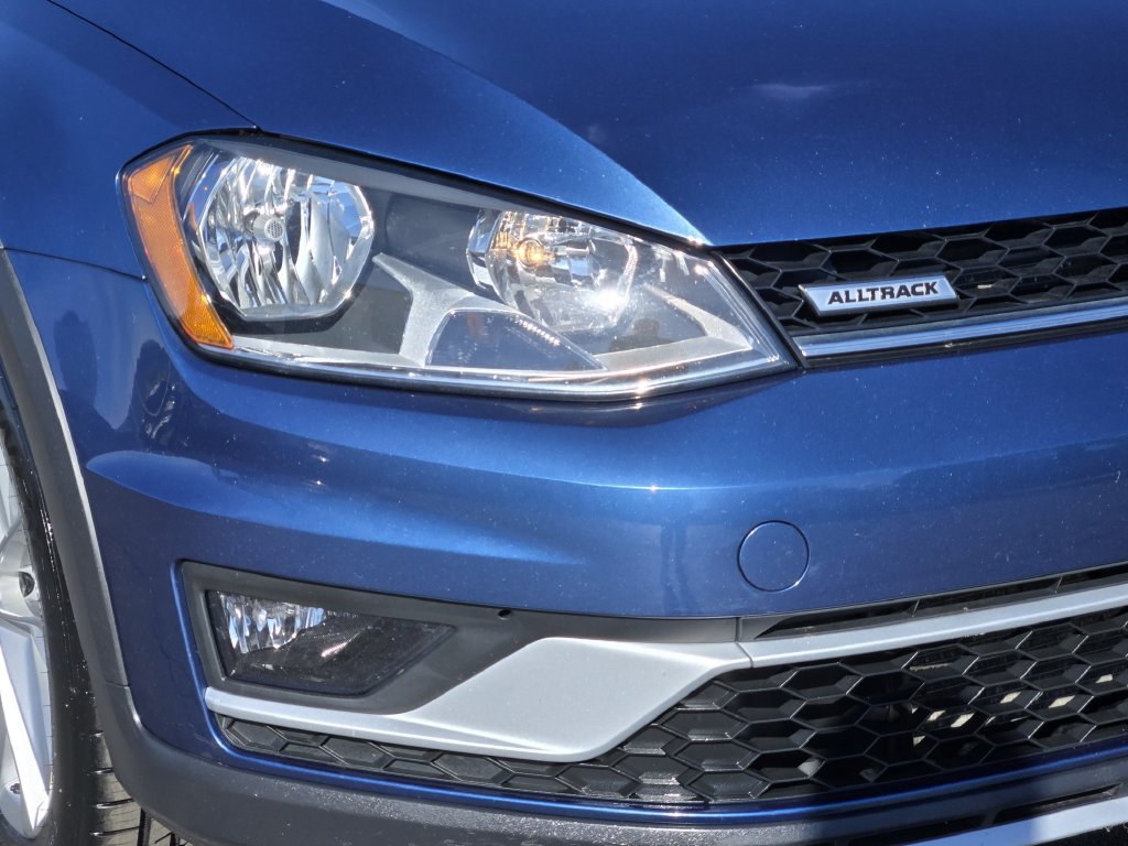 Used 2017 Volkswagen Golf Alltrack S AWD/4WD image 8