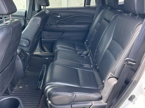Used 2020 Honda Pilot Touring image 7