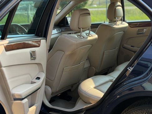 Used 2014 Mercedes-Benz E 350 4MATIC Sedan image 7