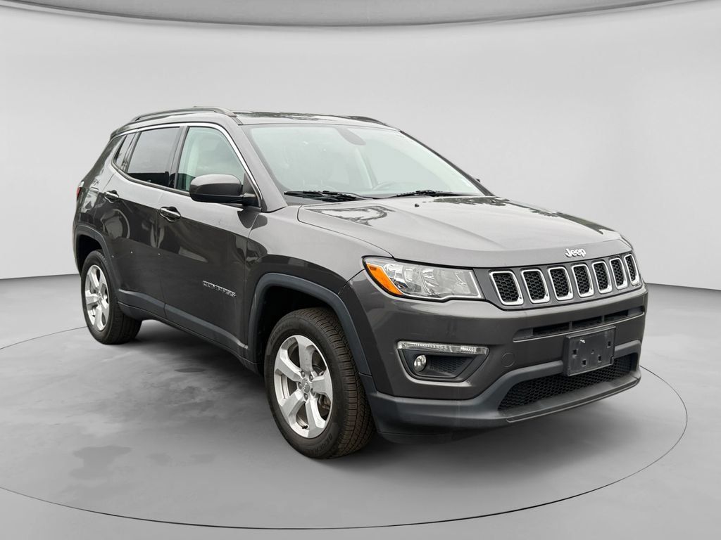 Used 2018 Jeep Compass Latitude w/ Popular Equipment Group AWD/4WD image 11