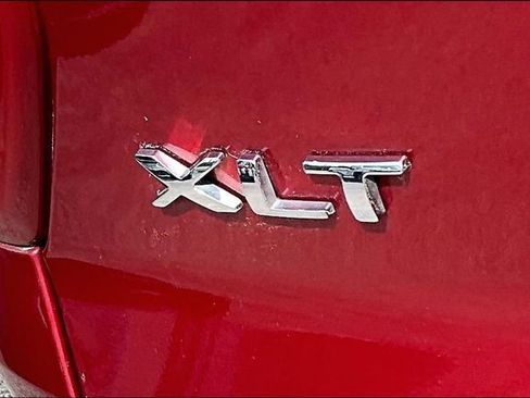 Used 2019 Ford Explorer XLT FWD image 24