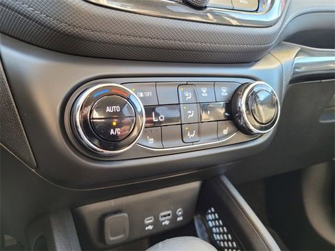 Used 2023 Chevrolet TrailBlazer LT w/ Convenience Package image 23