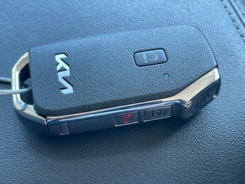 Used 2025 Kia Seltos S image 22