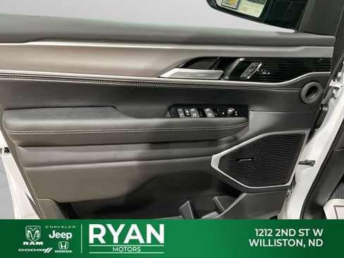 New 2026 Jeep Grand Wagoneer L Limited AWD/4WD image 49