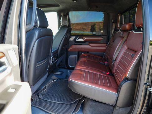 Used 2025 GMC Sierra 2500 Denali Ultimate w/ Snow Plow Prep/Camper Package AWD/4WD image 18