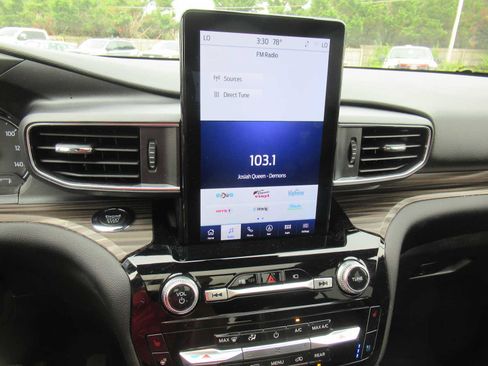 Used 2023 Ford Explorer Limited w/ Limited Technology Package AWD/4WD image 29