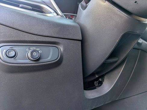 Used 2024 Chevrolet Equinox LT image 15