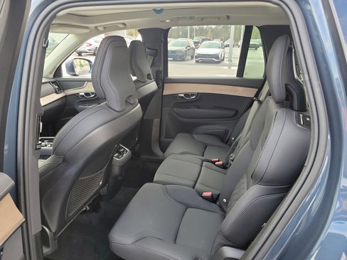 Used 2025 Volvo XC90 B6 Plus image 26