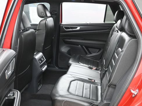 Used 2024 Volkswagen Atlas Cross Sport SEL R-Line AWD/4WD image 27
