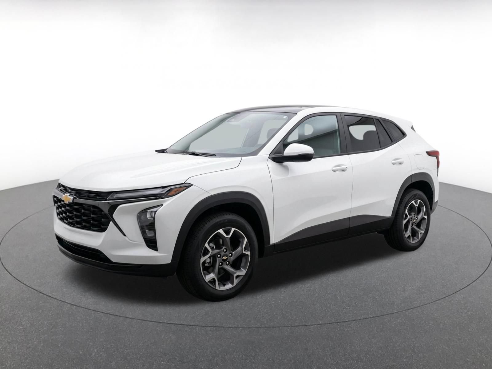 Used 2025 Chevrolet Trax LT w/ LT Convenience Package FWD image 3