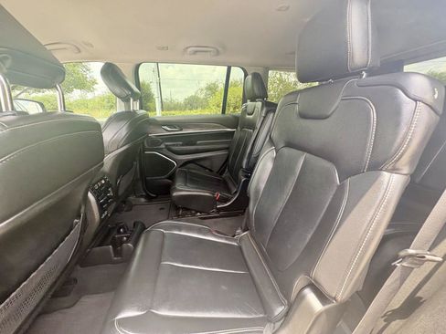 Used 2022 Jeep Grand Cherokee L Limited w/ Black Appearance Package RWD image 13