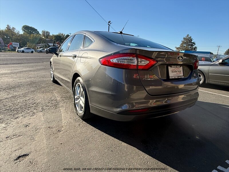 Used 2014 Ford Fusion SE w/ Equipment Group 202A FWD image 5