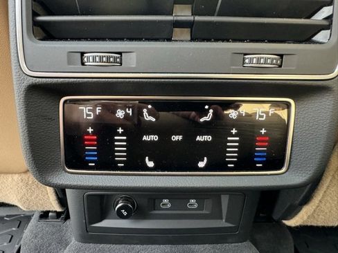 Used 2023 Audi Q7 3.0T Prestige image 11