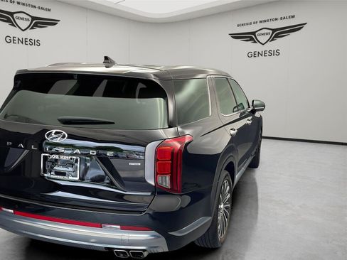 Used 2025 Hyundai Palisade Calligraphy AWD/4WD image 3