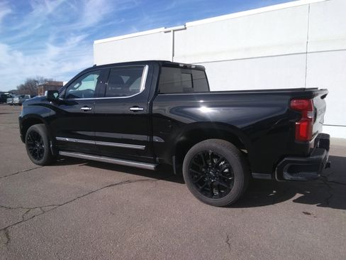 Used 2023 Chevrolet Silverado 1500 High Country w/ High Country Premium Package image 7