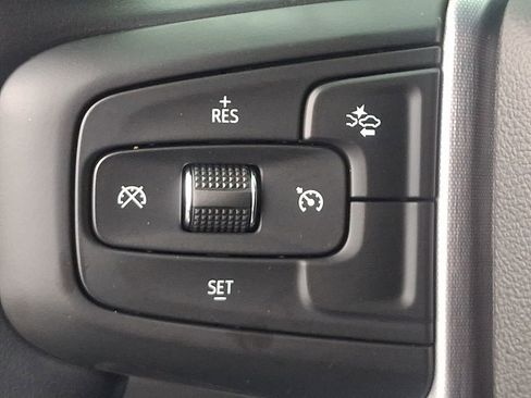 Used 2024 GMC Yukon XL SLT AWD/4WD image 21