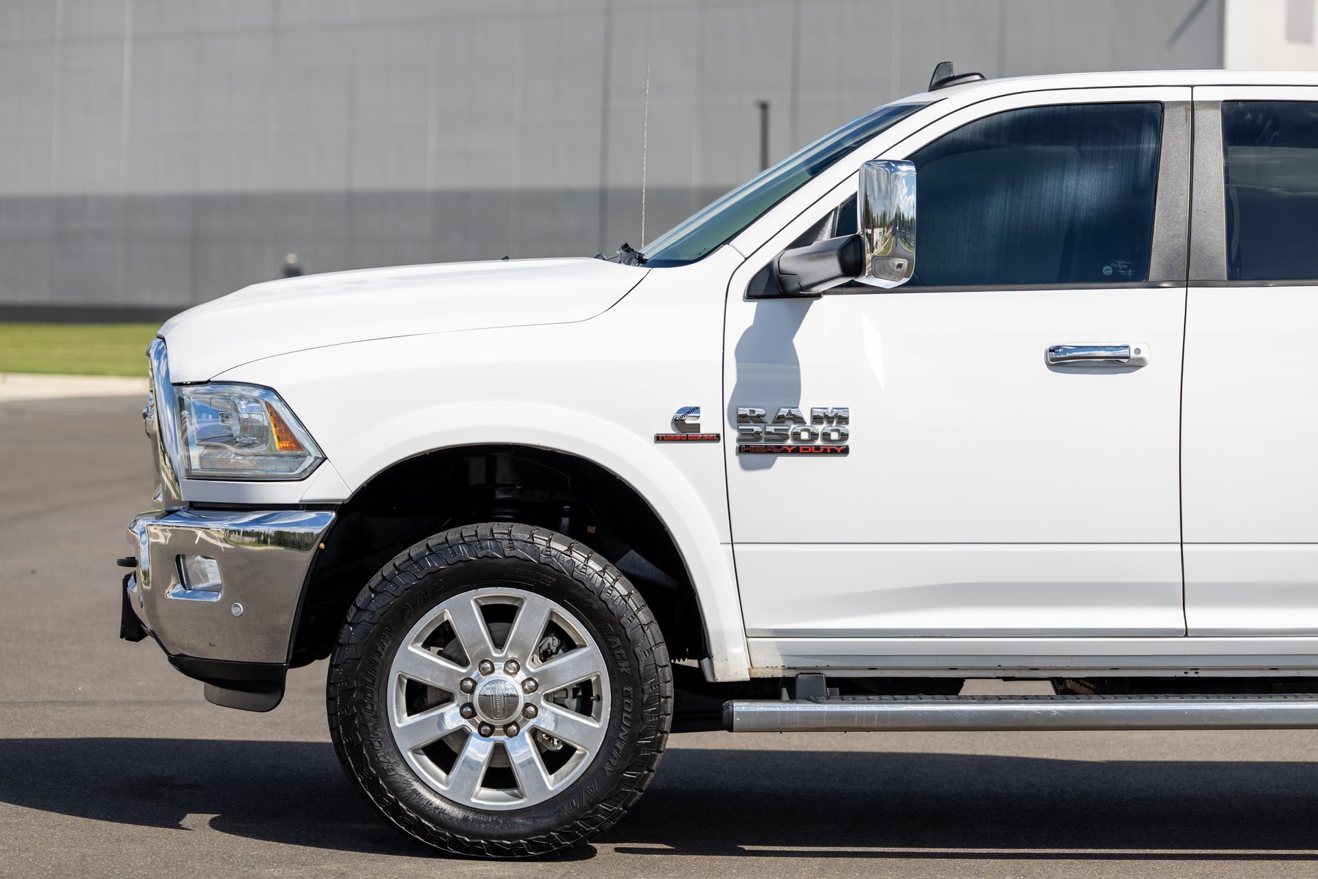 Used 2018 RAM 3500 Laramie w/ Cold Weather Group AWD/4WD image 21
