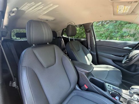 Used 2025 Buick Encore GX Preferred FWD image 35