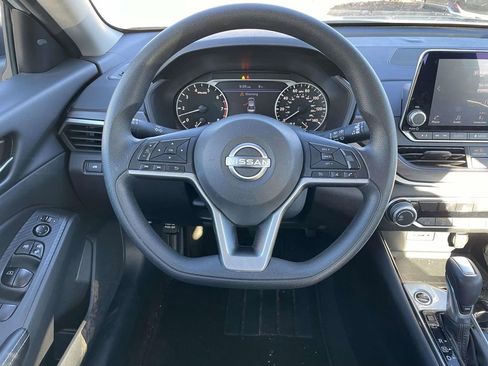 Used 2024 Nissan Altima 2.5 SV image 26