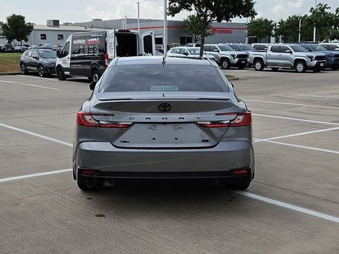 Used 2026 Toyota Camry SE FWD image 7