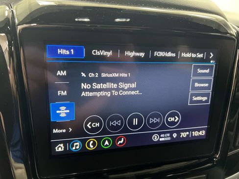 Used 2023 Chevrolet Traverse LT w/ LT Premium Package AWD/4WD image 13