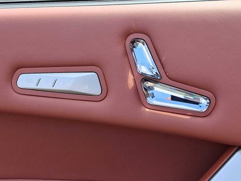 Used 2025 BMW iX M60 image 26