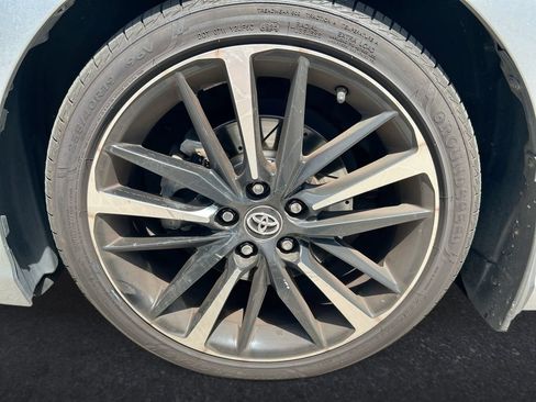 Used 2019 Toyota Camry XSE w/ Navigation Package FWD image 10