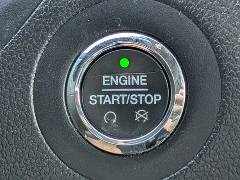Used 2017 Ford Explorer XLT w/ Equipment Group 202A FWD image 25