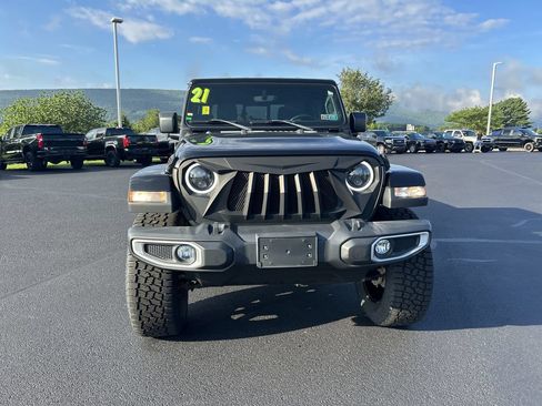 Used 2021 Jeep Gladiator Overland w/ Popular Equipment Package AWD/4WD image 2