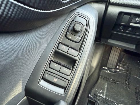 Used 2021 Subaru Crosstrek 2.0i image 23