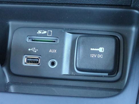 Used 2016 Jeep Cherokee Limited AWD/4WD image 32