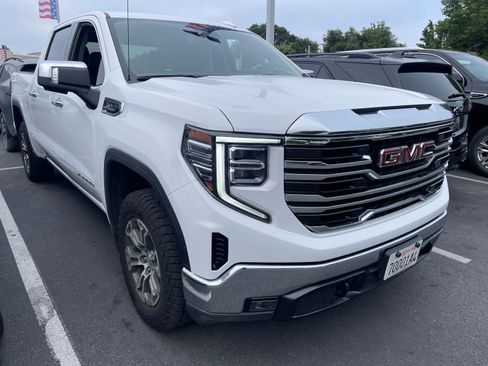 Used 2025 GMC Sierra 1500 SLT AWD/4WD image 1
