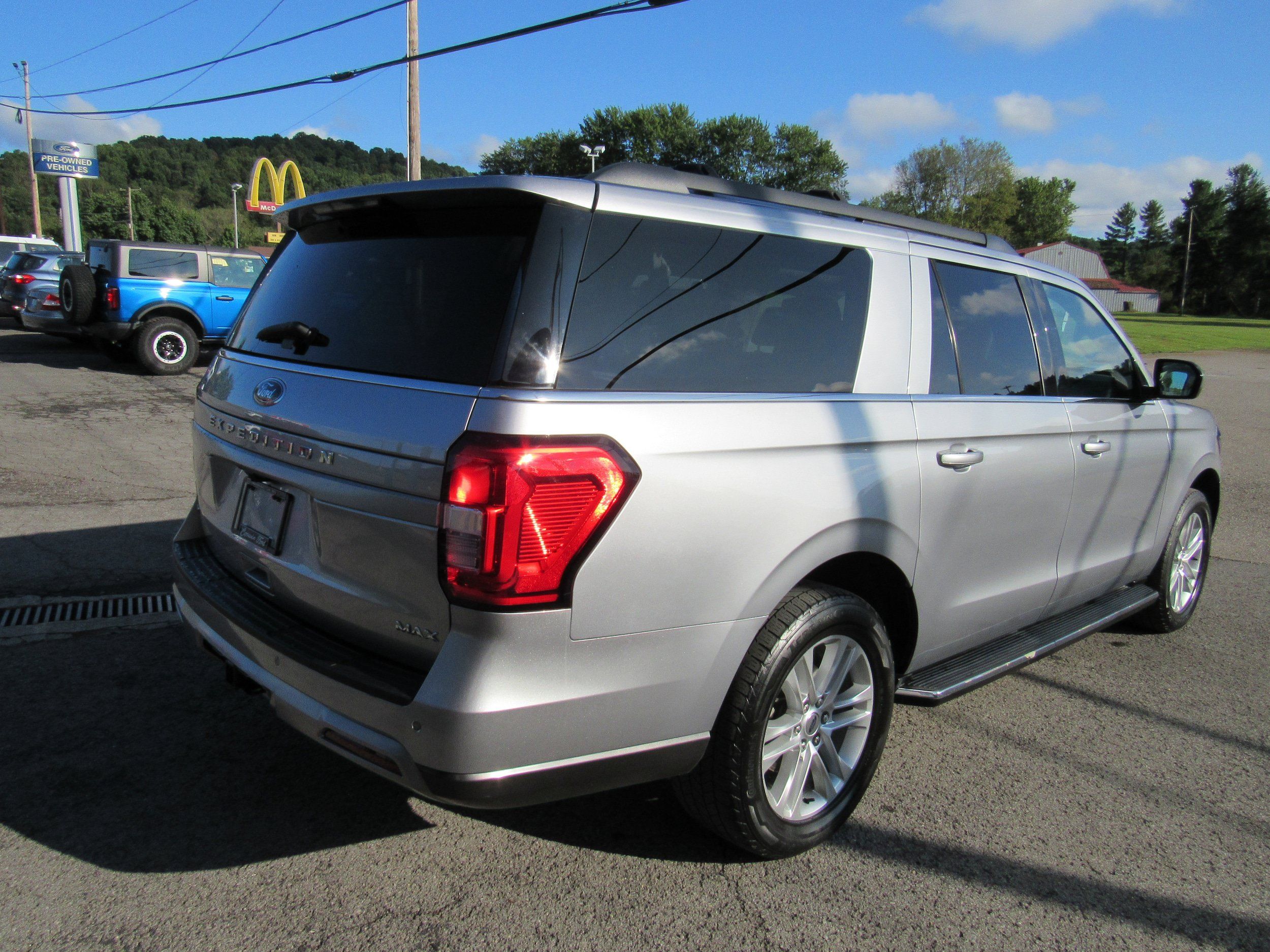 Used 2022 Ford Expedition Max XLT AWD/4WD image 7