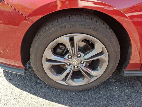 Certified 2023 Honda Accord EX image 28