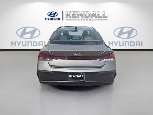 Used 2024 Hyundai Elantra SEL FWD image 5