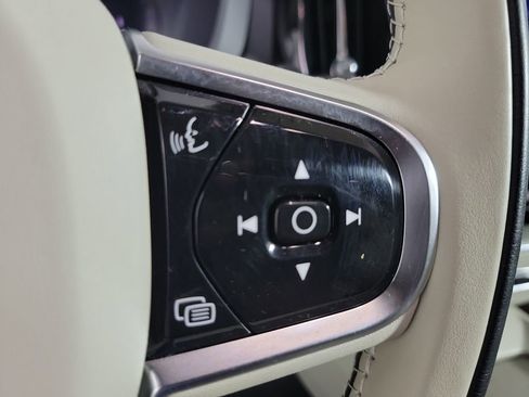 Used 2023 Volvo XC60 B5 Plus w/ Protection Package Premier AWD/4WD image 28