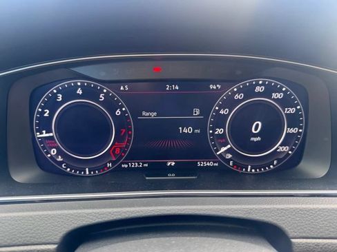 Used 2018 Volkswagen Golf R 4-Door AWD/4WD image 12