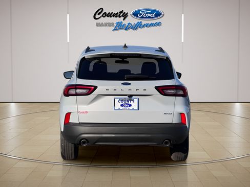 Used 2025 Ford Escape ST-Line Select AWD/4WD image 12