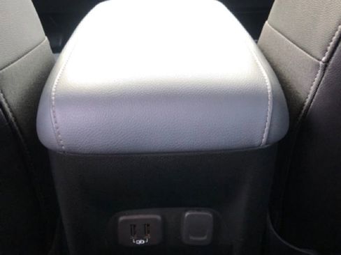 Used 2022 Chevrolet Colorado Z71 image 16