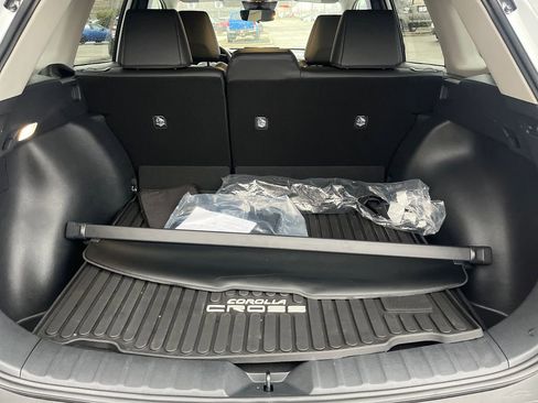 Certified 2025 Toyota Corolla Cross XLE image 23