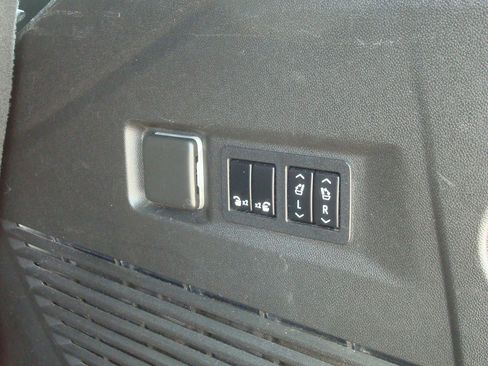 Used 2021 Chevrolet Tahoe High Country w/ Premium Package image 14