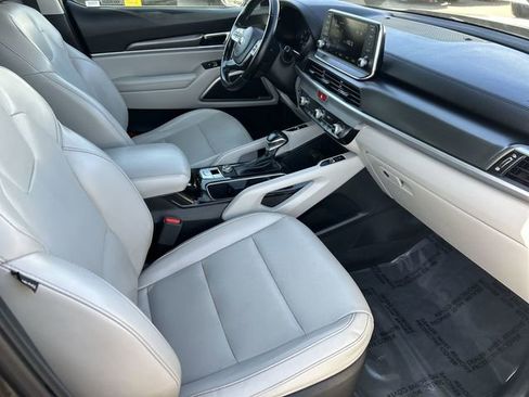 Used 2020 Kia Telluride S w/ S 8 Passenger Seating Package image 12