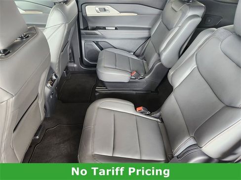Used 2025 Ford Explorer Active w/ Active Comfort Package image 27