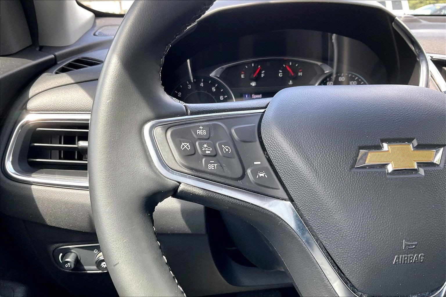 Used 2024 Chevrolet Equinox LT FWD image 20