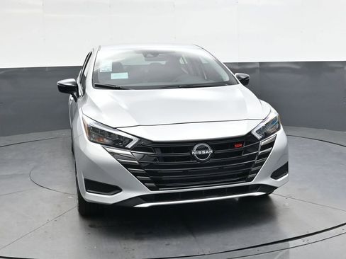 New 2025 Nissan Versa SR w/ Trunk Package image 2