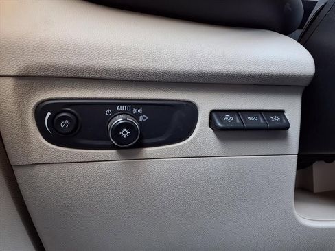 Certified 2022 Buick Envision Avenir w/ Technology Package II image 19